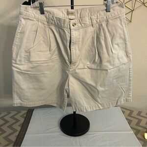 Izod Men's Pleated Beige Shorts